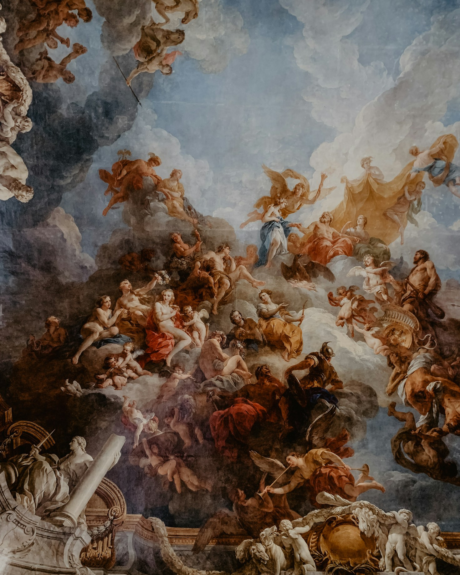 5 Ways Minimalism Enhances Art Presentations